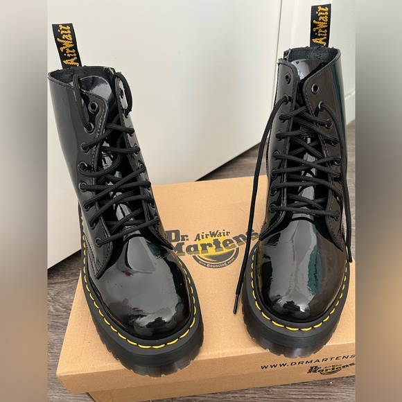 ORIGINAL DR. MARTENS!!! brand new, never worn, shiny leather boot platform - Picture 4 of 7